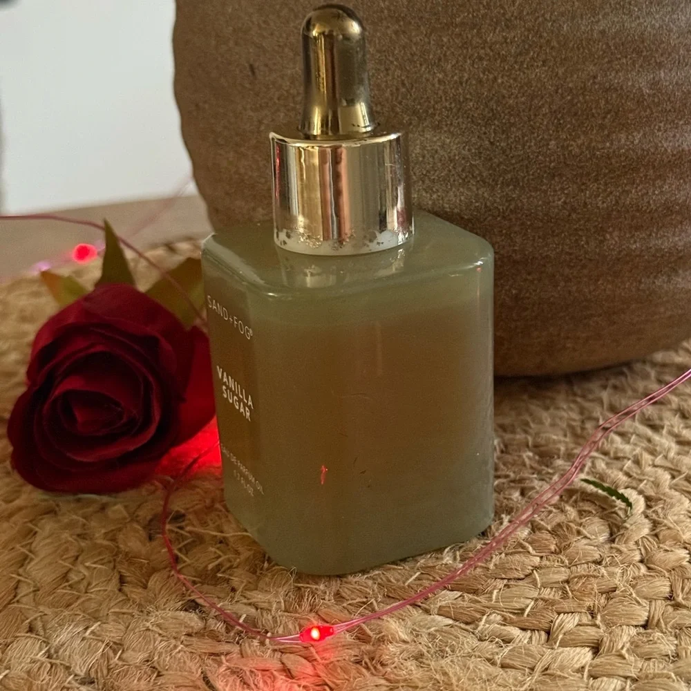 Sand + Fog Vanilla Sugar Eau de Parfum Oil - Picture 2 of 2